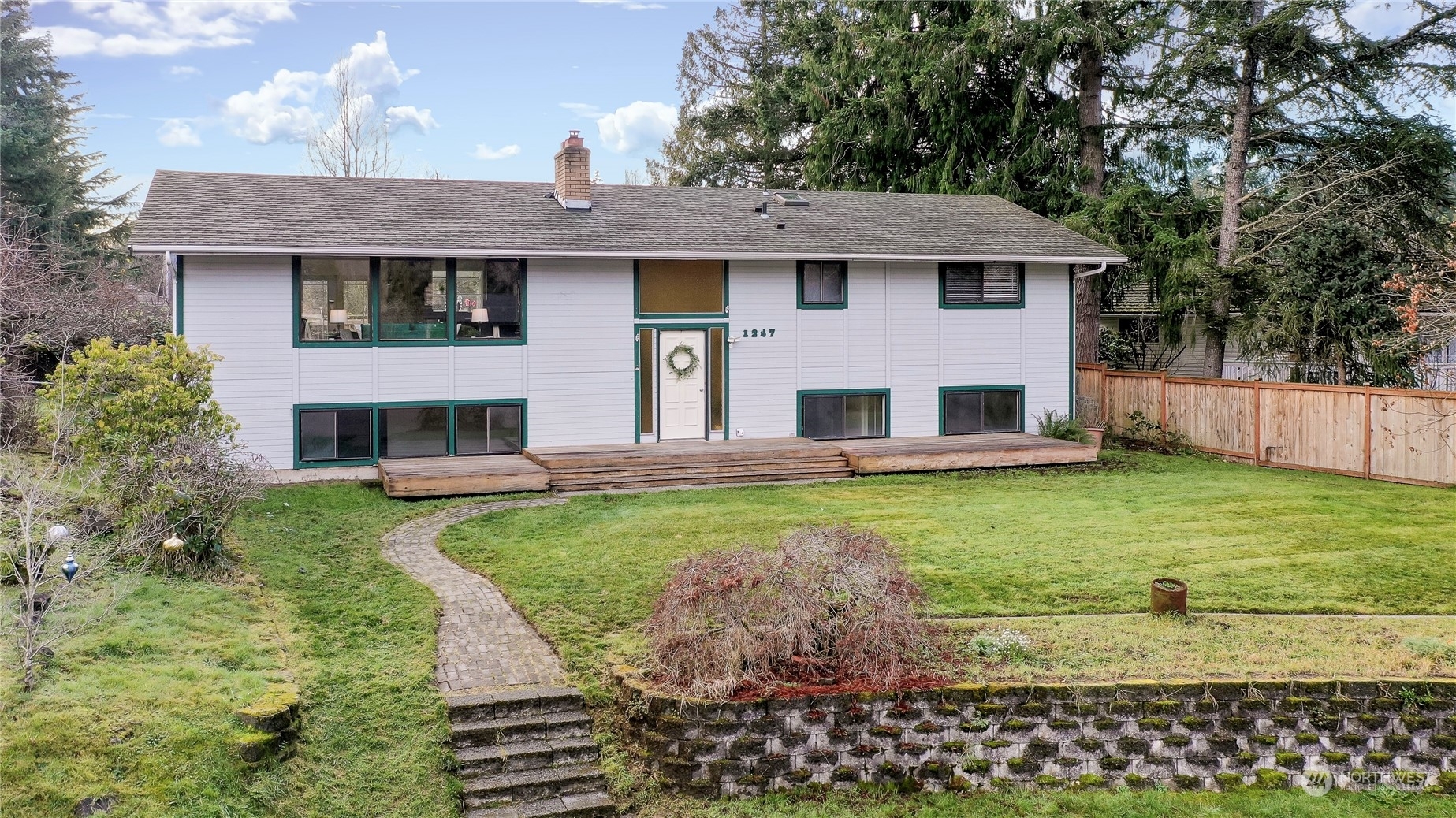 Property Photo:  1247  Farallone Avenue  WA 98466 