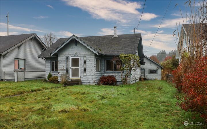 Property Photo:  2112  Aberdeen Avenue  WA 98520 