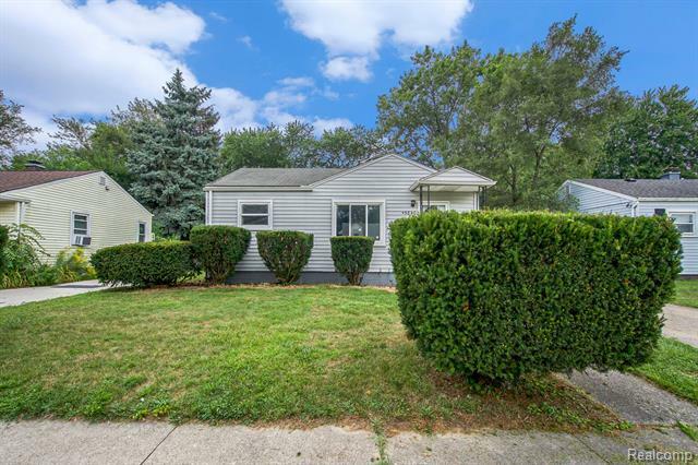 Property Photo:  5840 Sylvia Street  MI 48180 