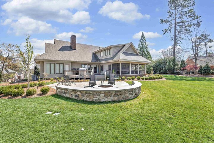 Property Photo: 200 Indian Wells Drive SC 29306