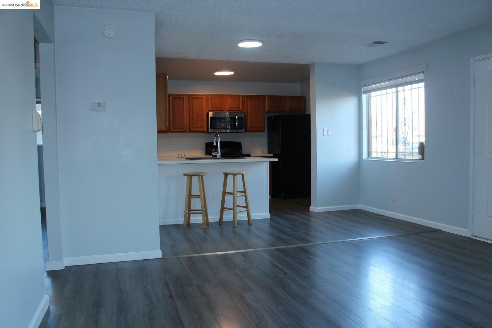 Property Photo:  2110 Peppertree Way 1  CA 94509 