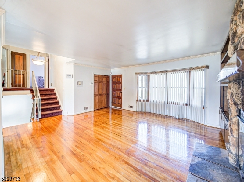 Property Photo:  676 W Hazelwood Ave  NJ 07065 