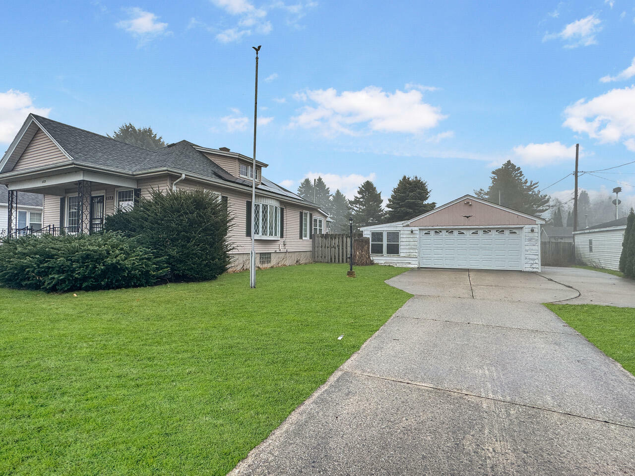 Property Photo: 1123 Larson St WI 53403