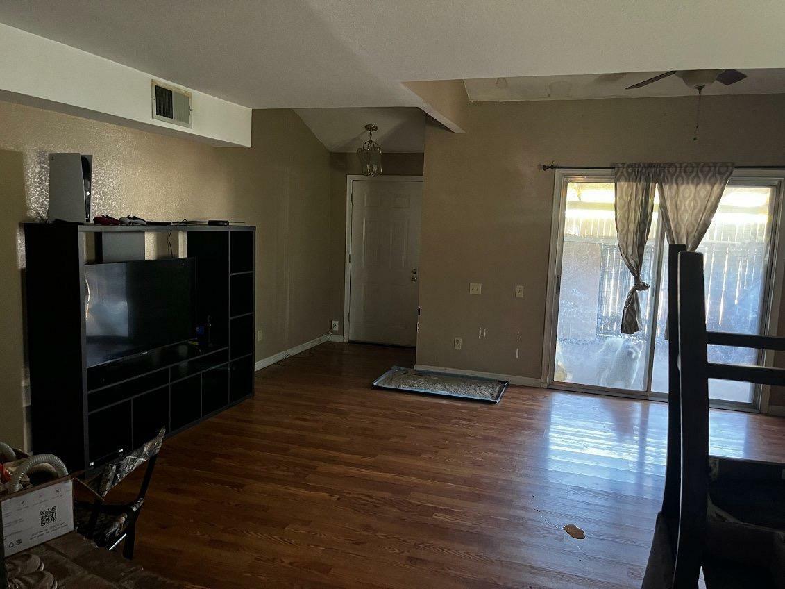 Property Photo:  505 Samuel Way  CA 95838 