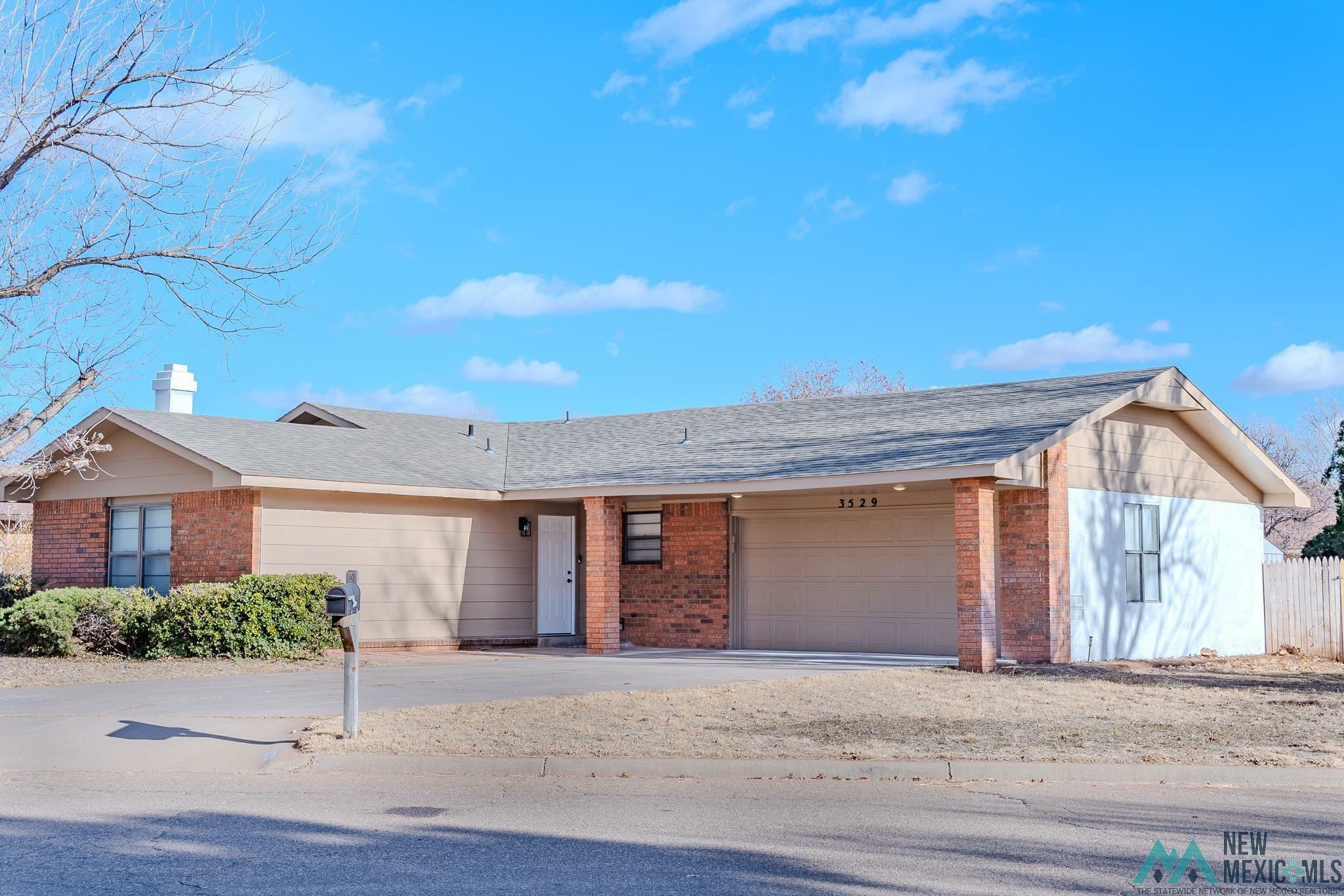 Property Photo: 3529 Linkwood Lane NM 88101
