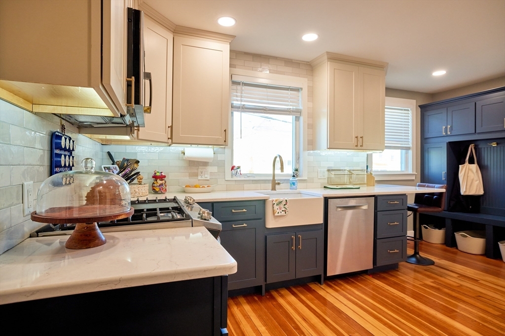 Property Photo:  2 Bedford St -  MA 02169 