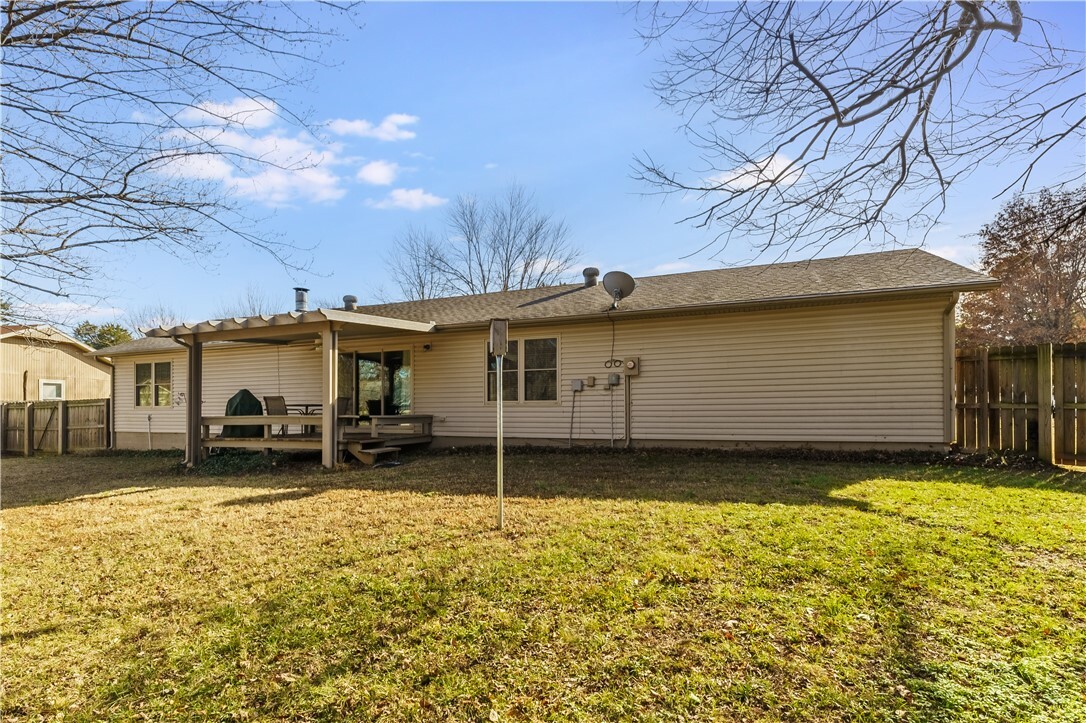 Property Photo:  2556 E Country Way. Drive  AR 72703 