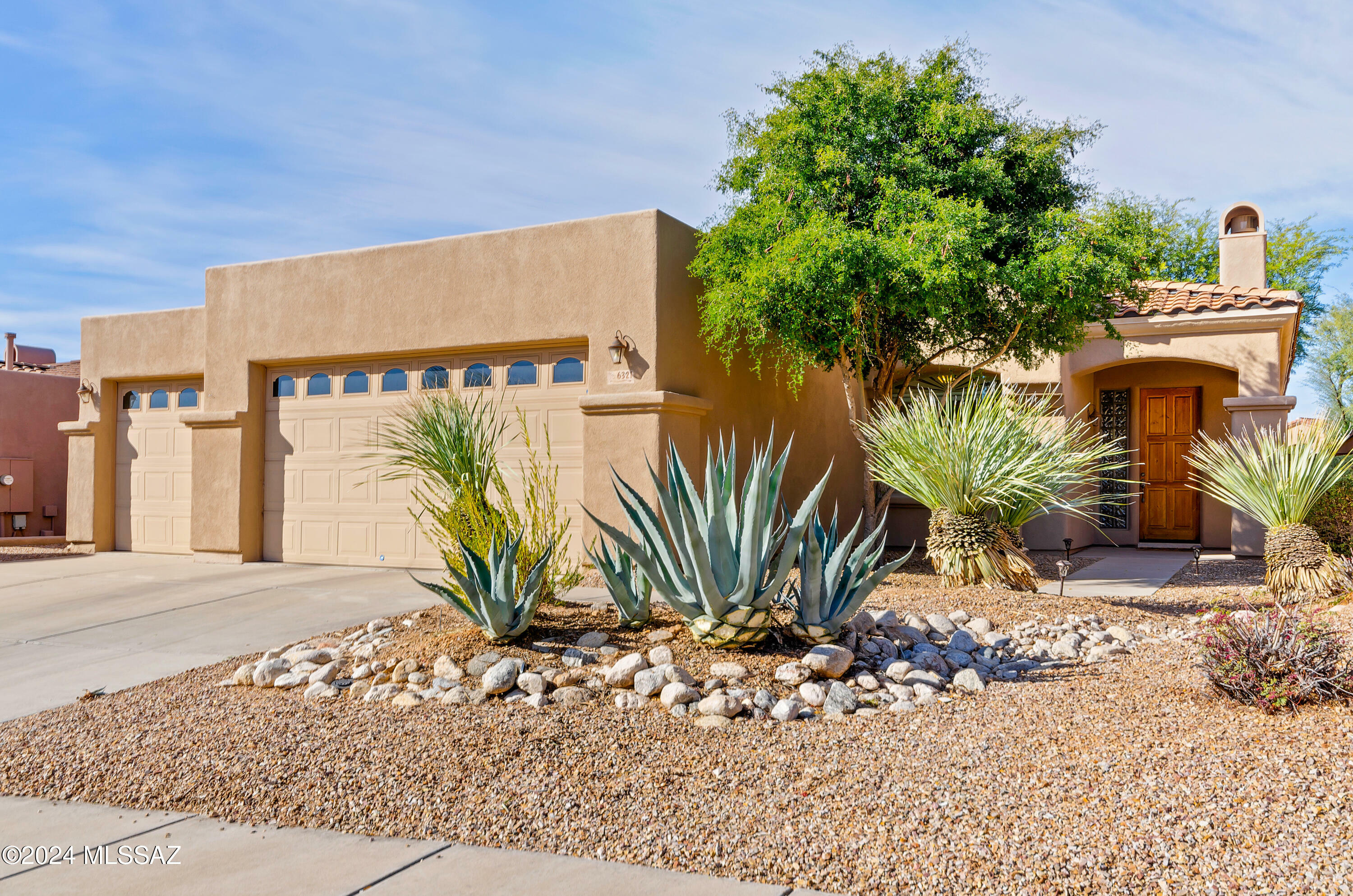 Property Photo:  6321 N Via Lomas De Paloma  AZ 85718 