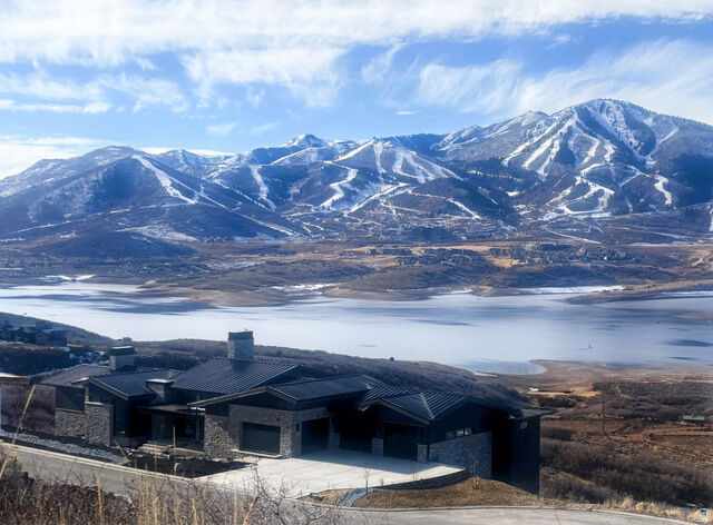 Property Photo:  688 E Longview Dr  UT 84036 