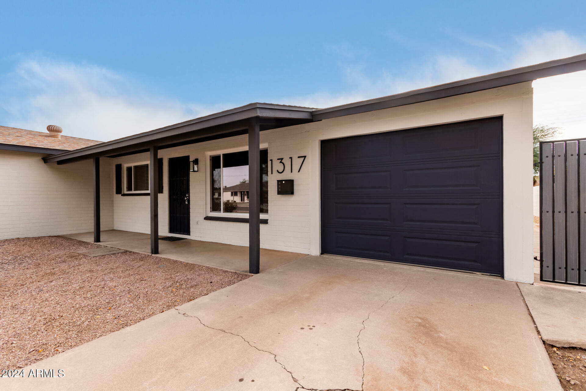 Property Photo:  1317 W 6th Street  AZ 85281 