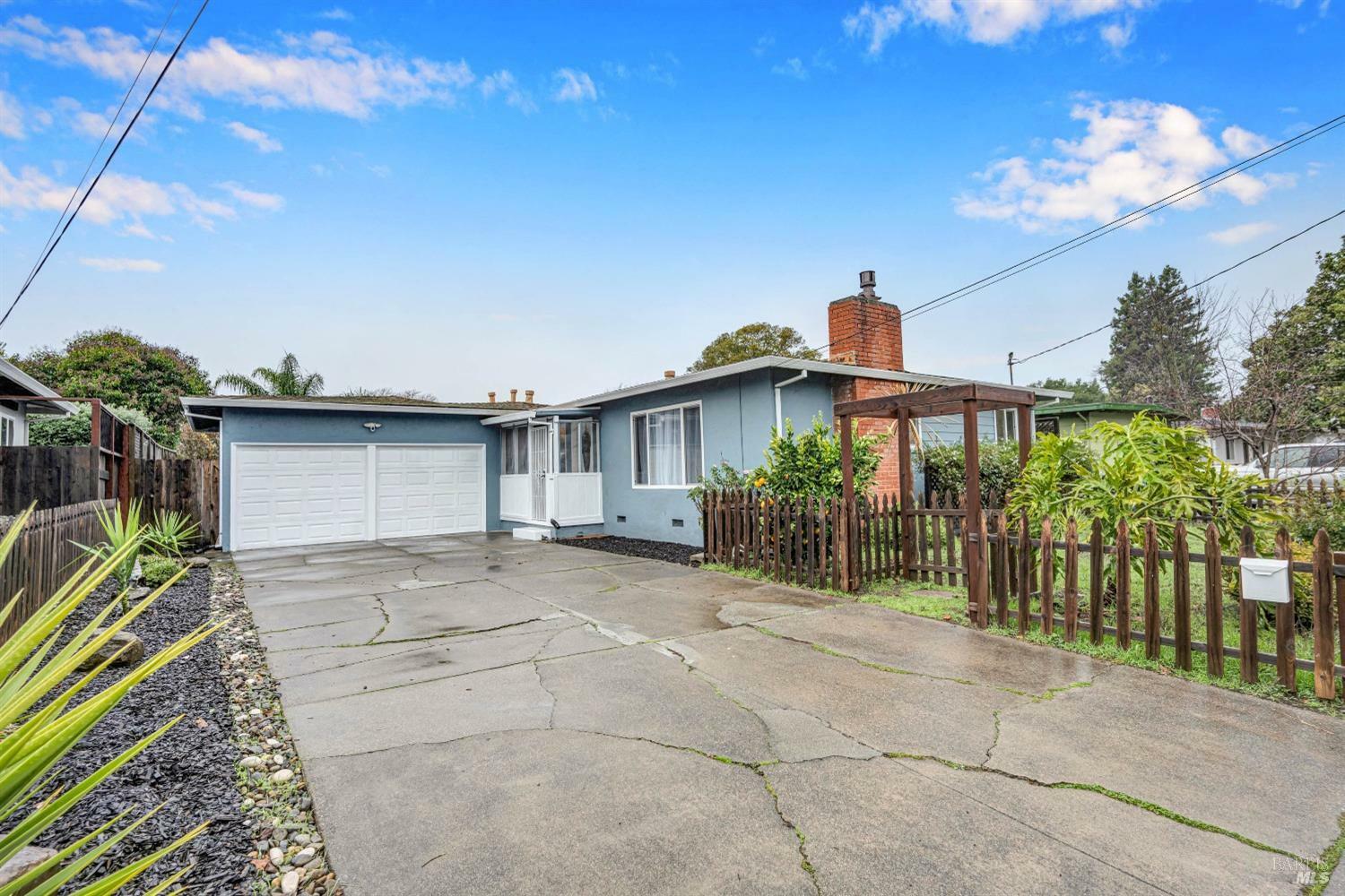 Property Photo:  611 Corlano Avenue  CA 95404 