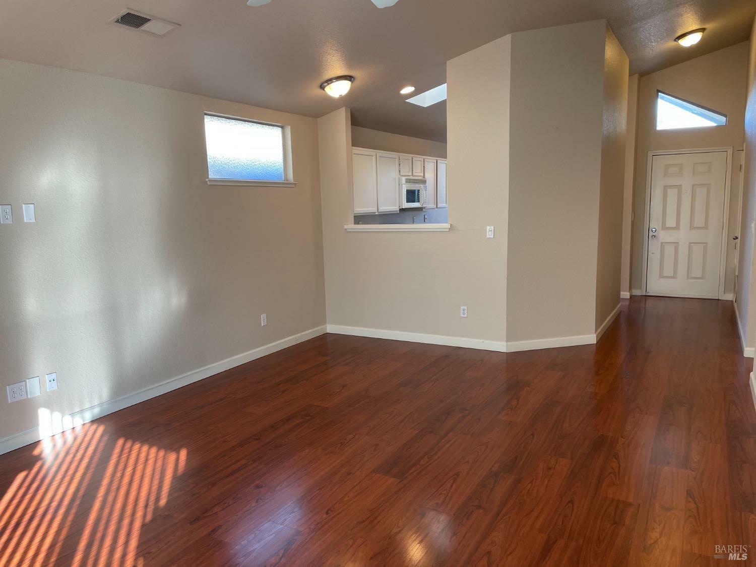 Property Photo:  325 Robin Circle  CA 95687 