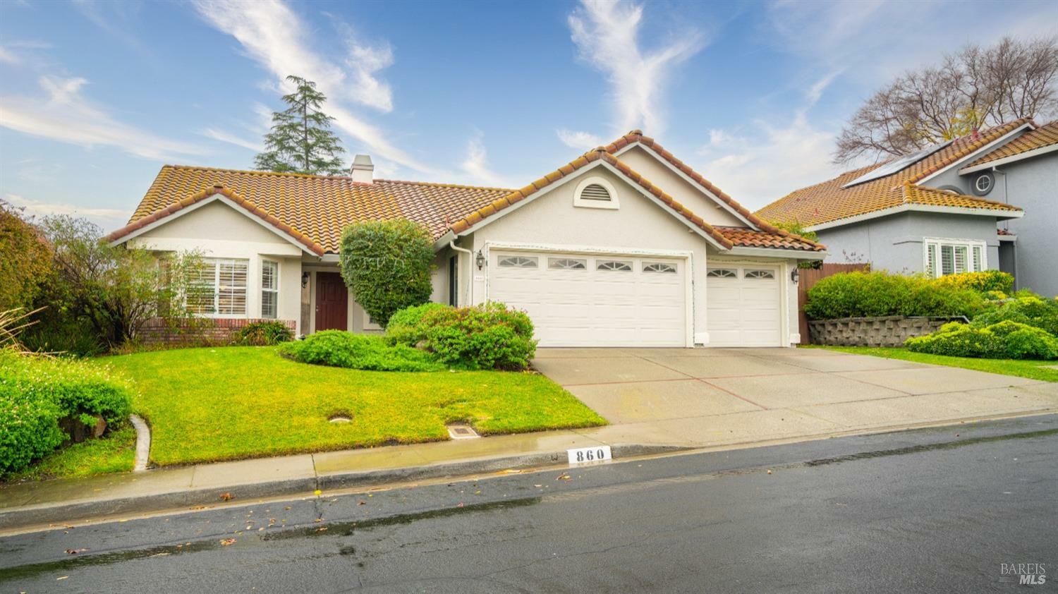 Property Photo:  860 Woburn Court  CA 95688 