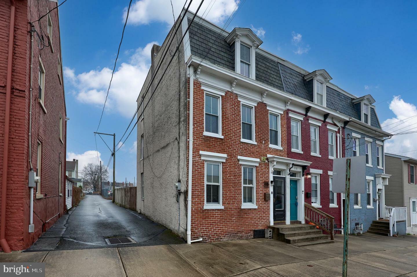 Property Photo:  118 Walnut Street  PA 17512 