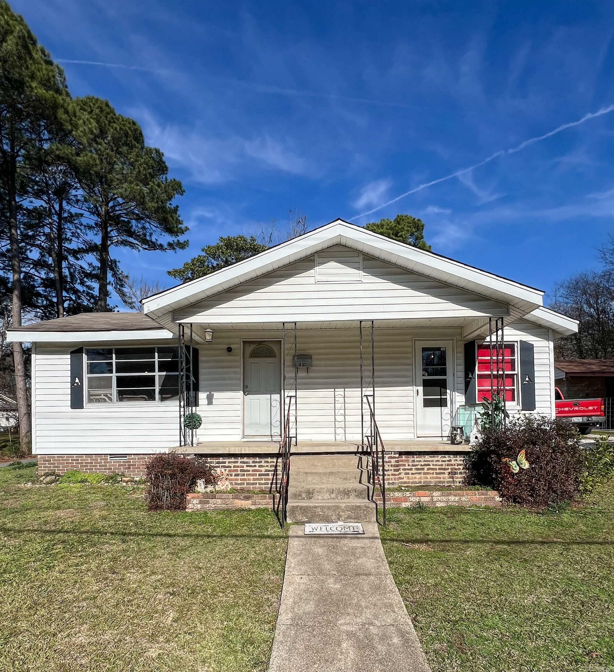 Property Photo:  430 W Mill Street  AR 72104 