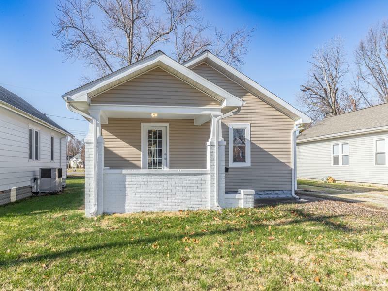 Property Photo:  1002 Weinbach Avenue  IN 47711 