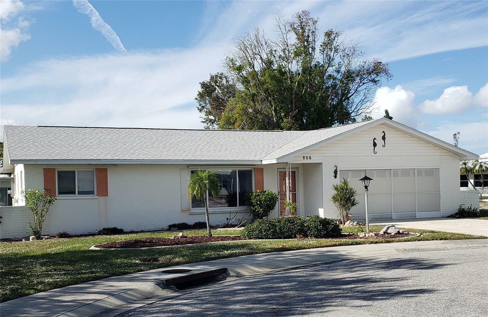 Property Photo: 806 Hickory Lane FL 34208