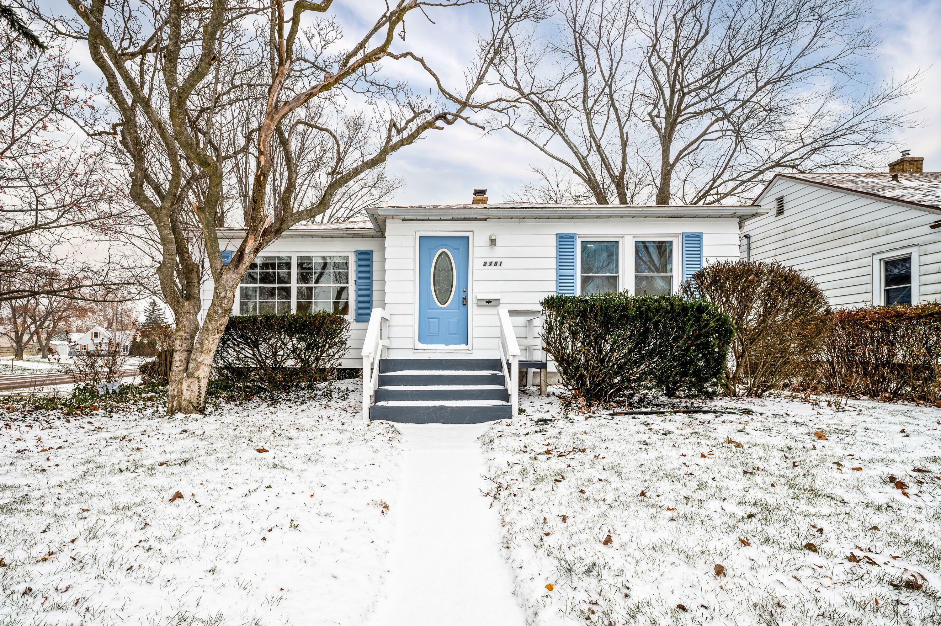 Property Photo: 2701 Willa Drive MI 49085