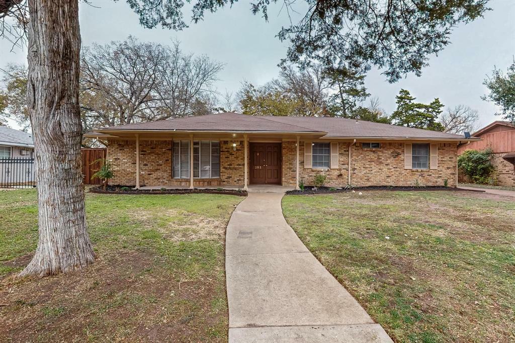 Property Photo:  201 Woodhaven Drive  TX 75115 