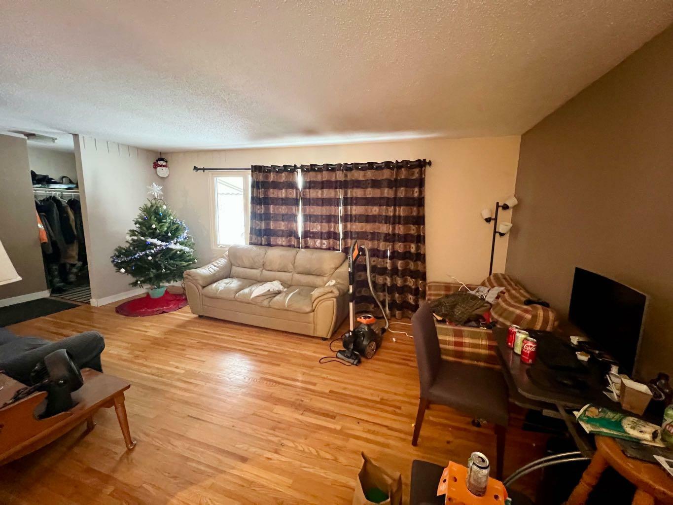 Property Photo:  4009 41 Avenue  AB T4N 2X9 