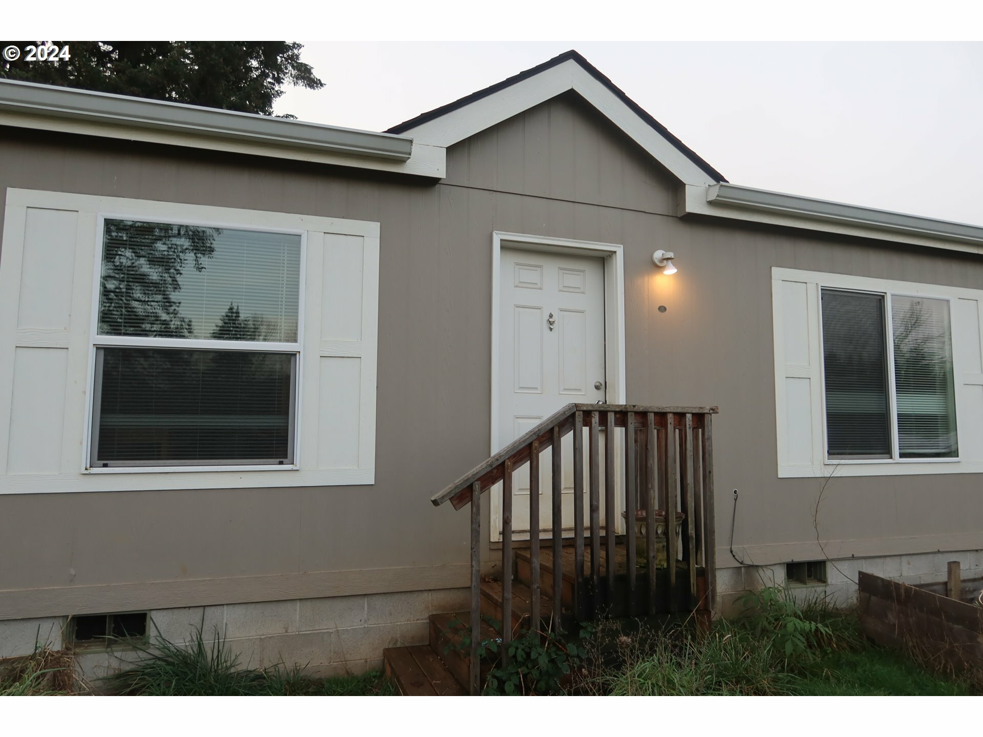 Property Photo: 28610 SE Eagle Creek Rd OR 97023