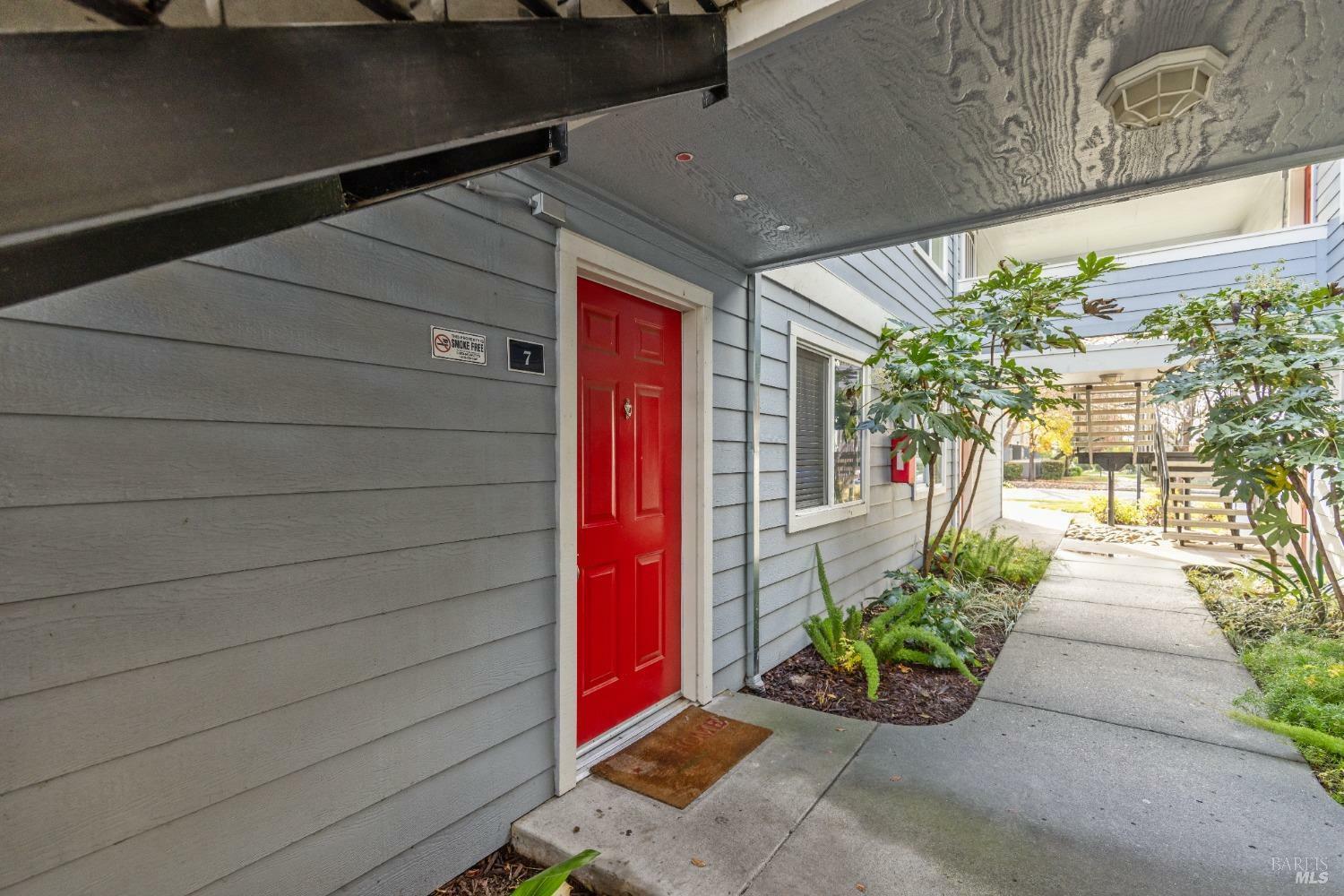 Property Photo:  225 Burt Street 7  CA 95407 