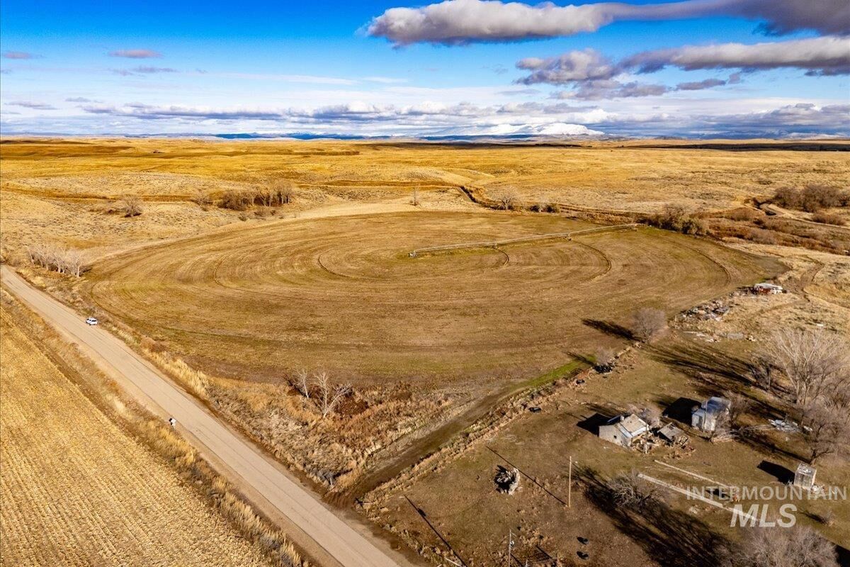 Property Photo: 1310 Crest Rd ID 83607