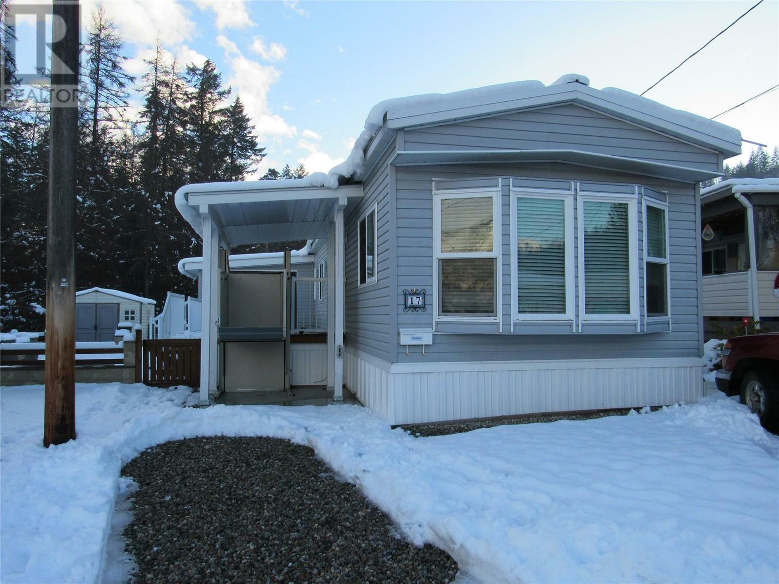 Property Photo: 1601 Columbia Avenue 17 BC V1N 1J1