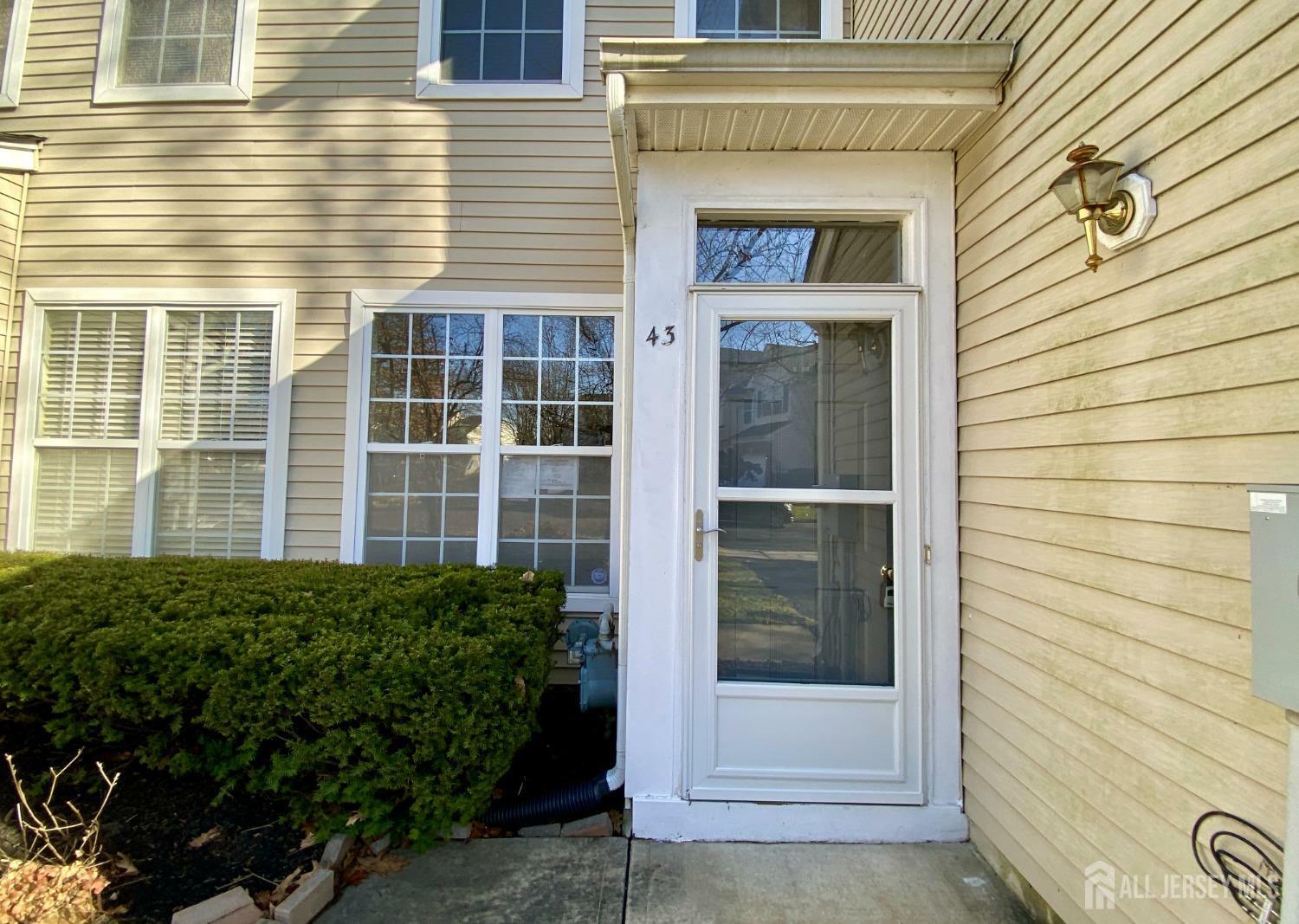 Property Photo:  43 Chatham Court  NJ 08691 