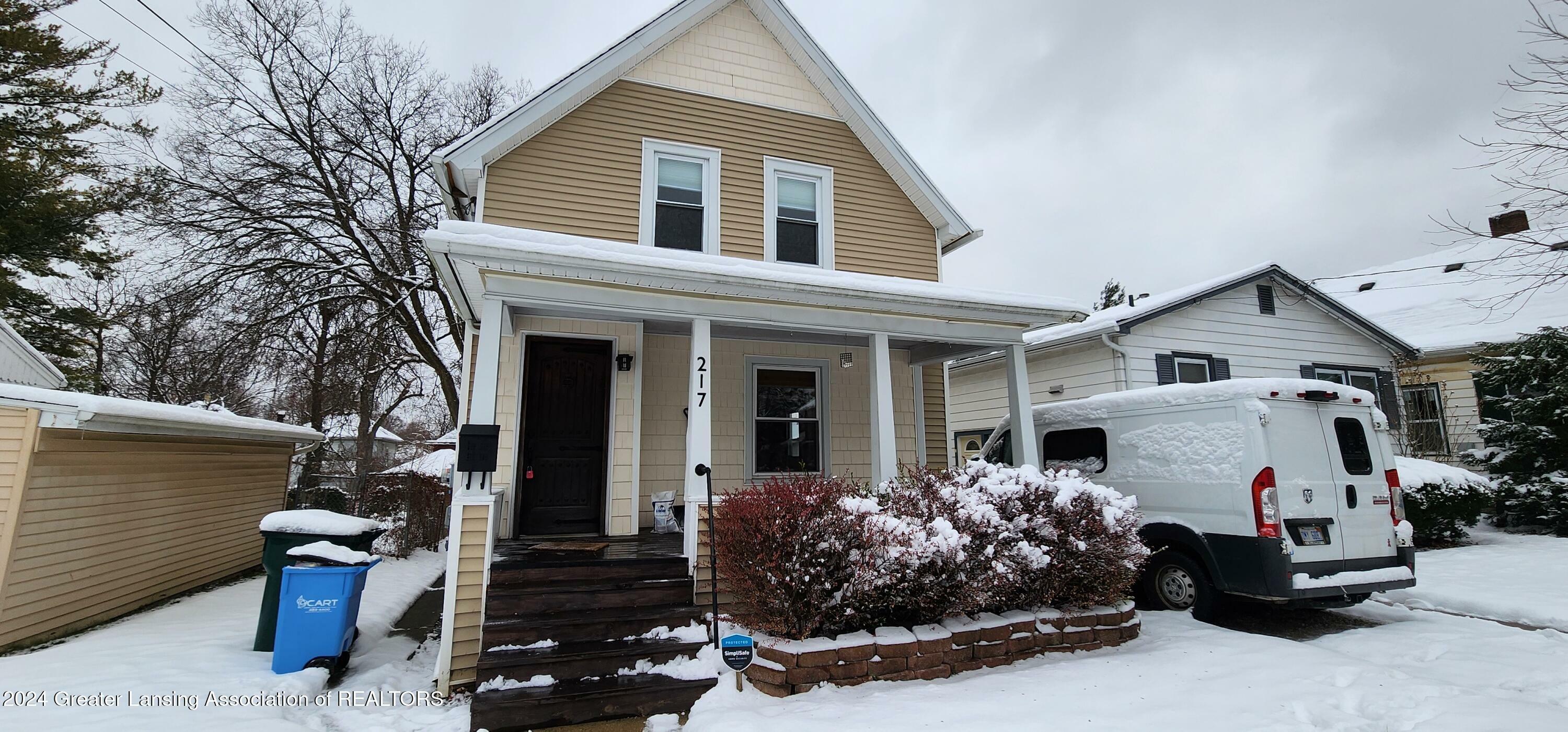 Property Photo:  217 S Clemens Avenue  MI 48912 