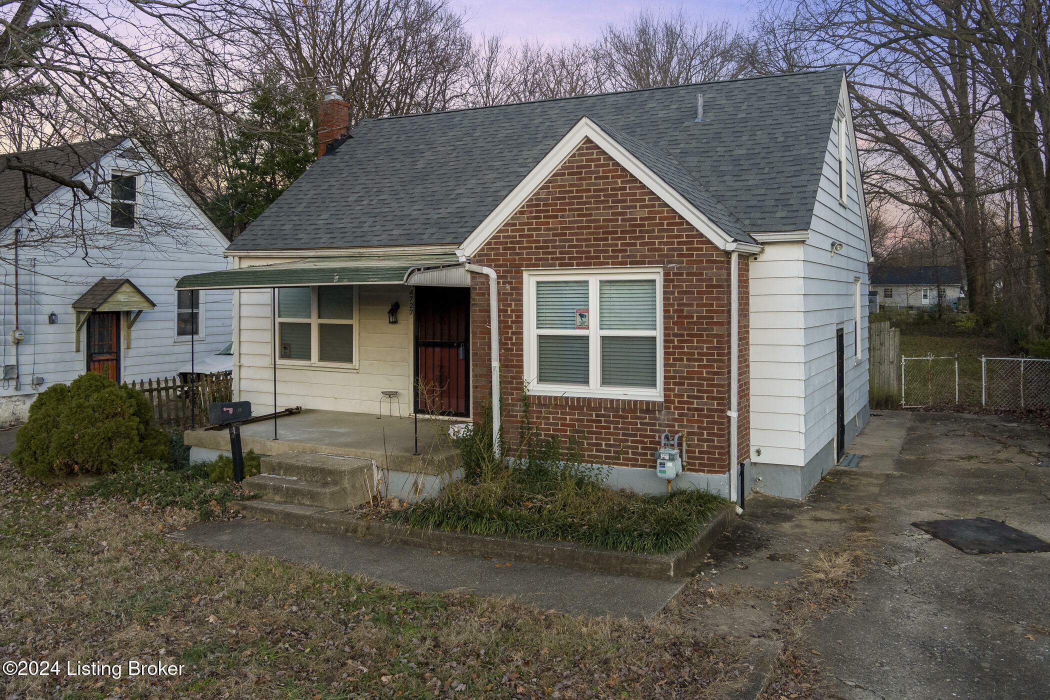 Property Photo:  4727 S Rutland Ave  KY 40215 