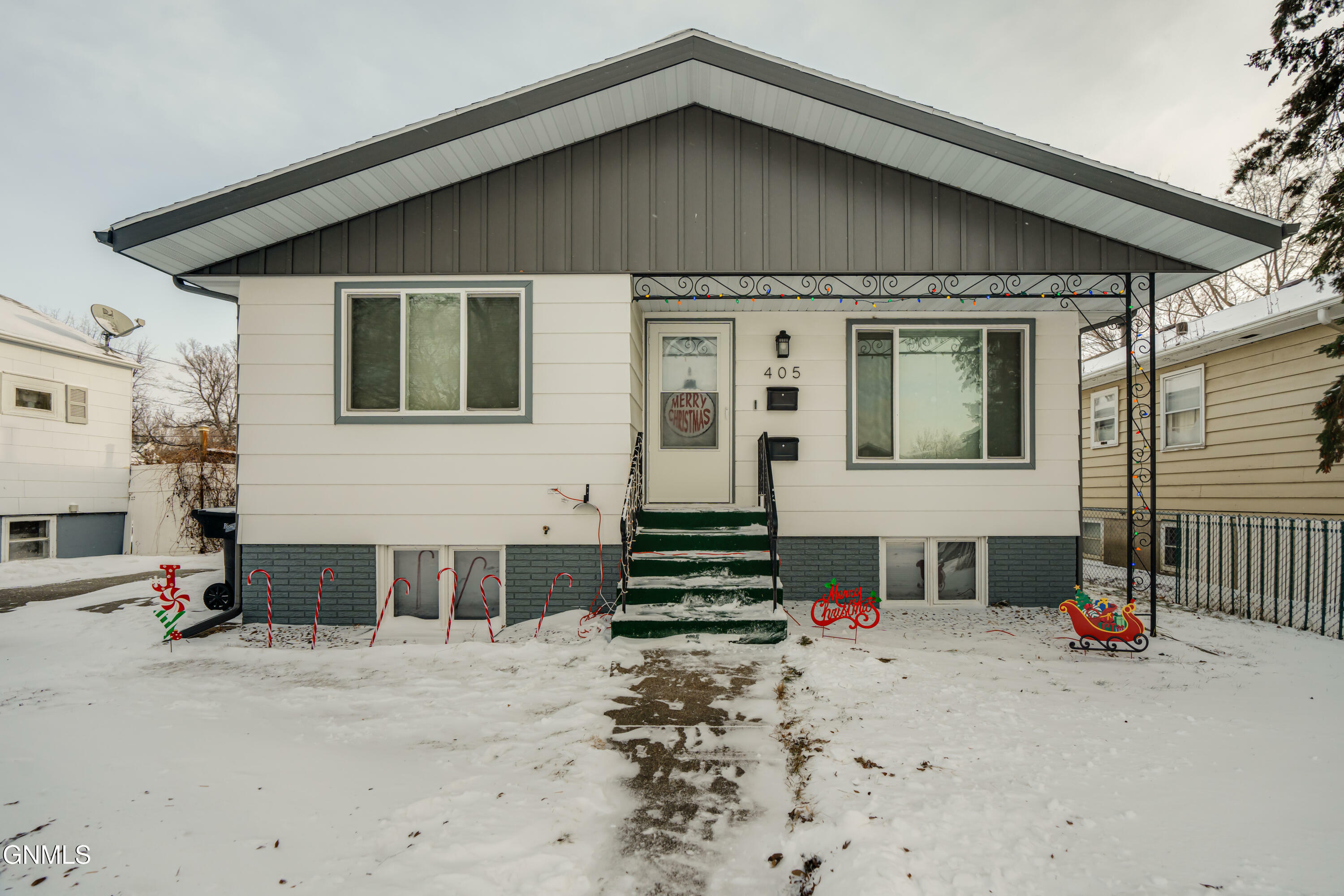 Property Photo:  405 17th Street  ND 58501 