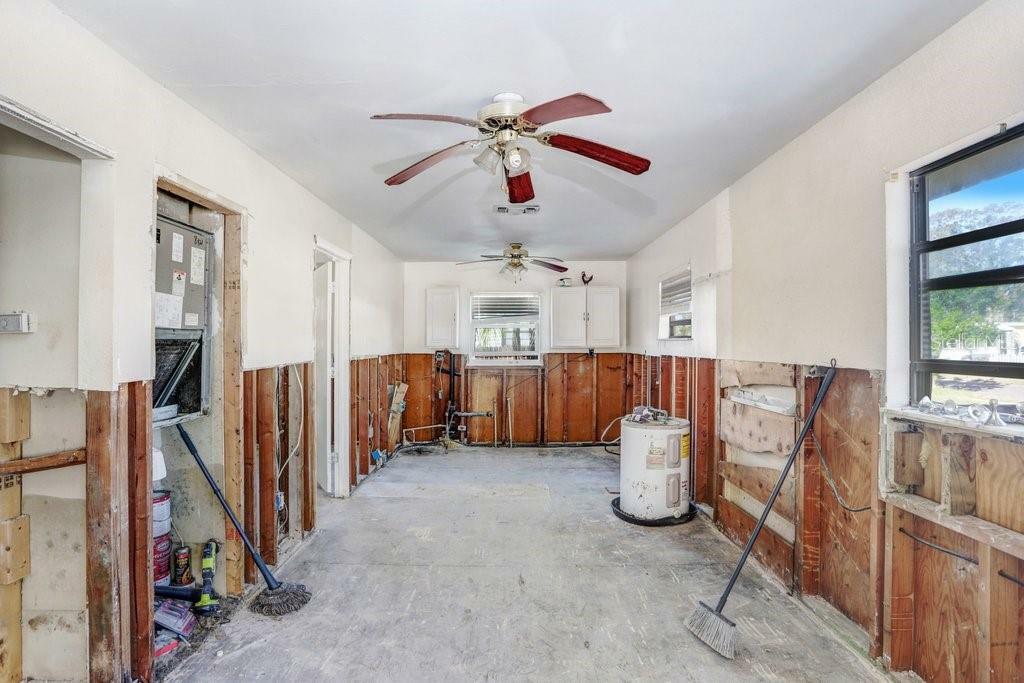 Property Photo: 154 81st Avenue N FL 33702