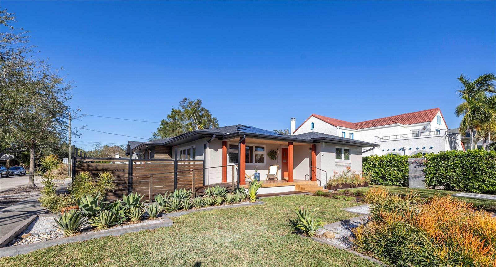Property Photo: 605 16th Avenue NE FL 33704