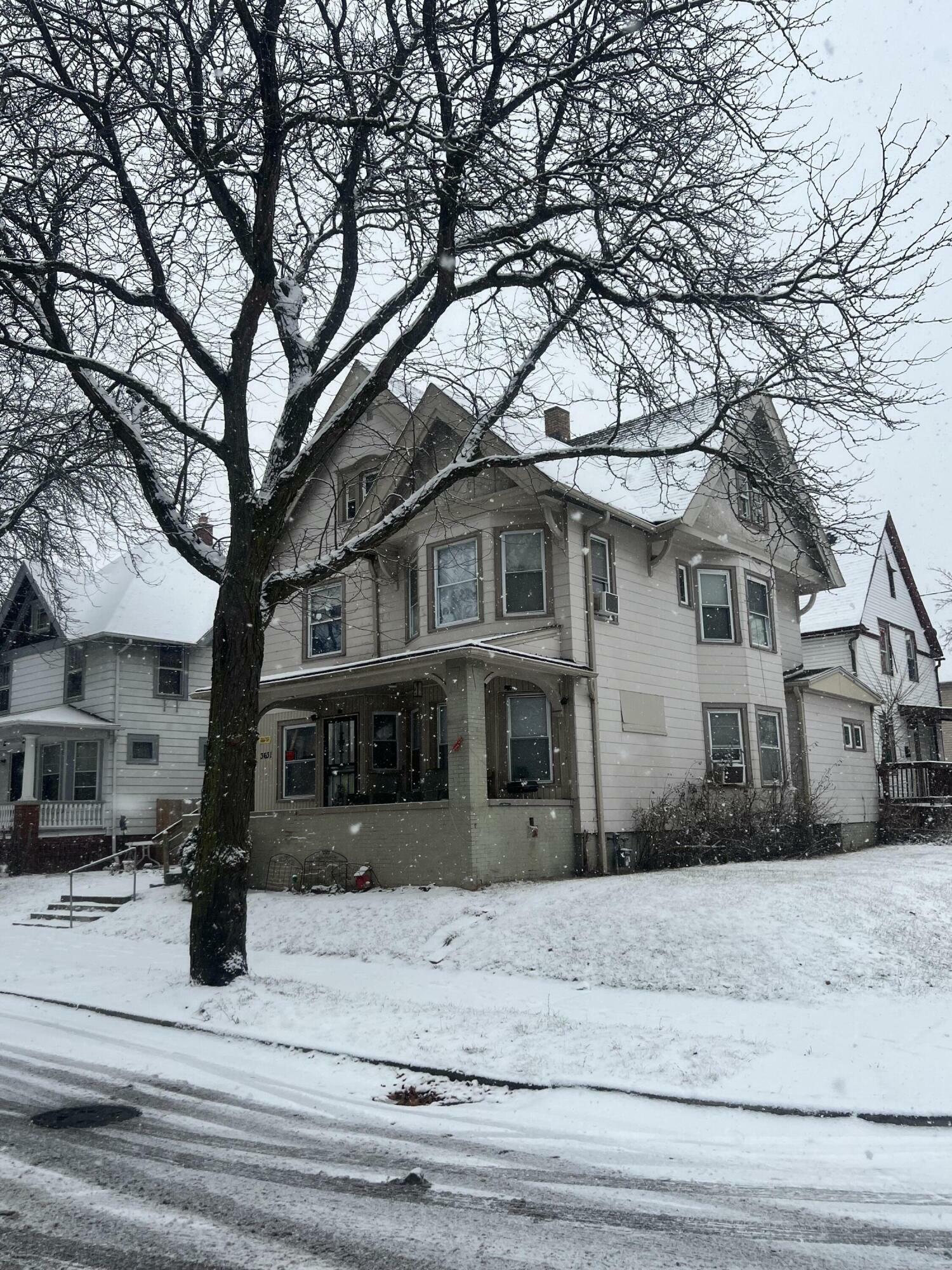 Property Photo:  3631 W Brown St  WI 53208 