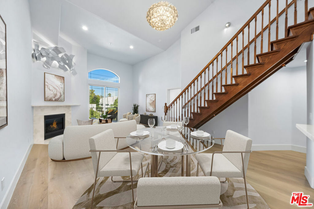 5132 Maplewood Avenue 302  Los Angeles CA 90004 photo