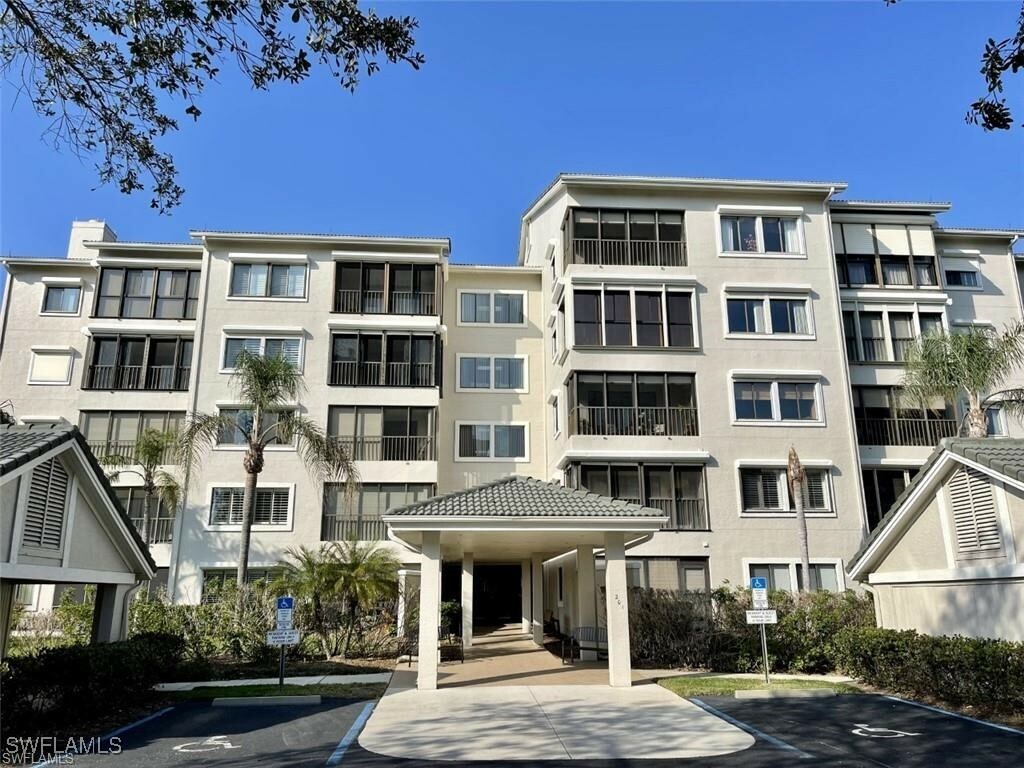 Property Photo:  900 Arbor Lake Drive 202  FL 34110 