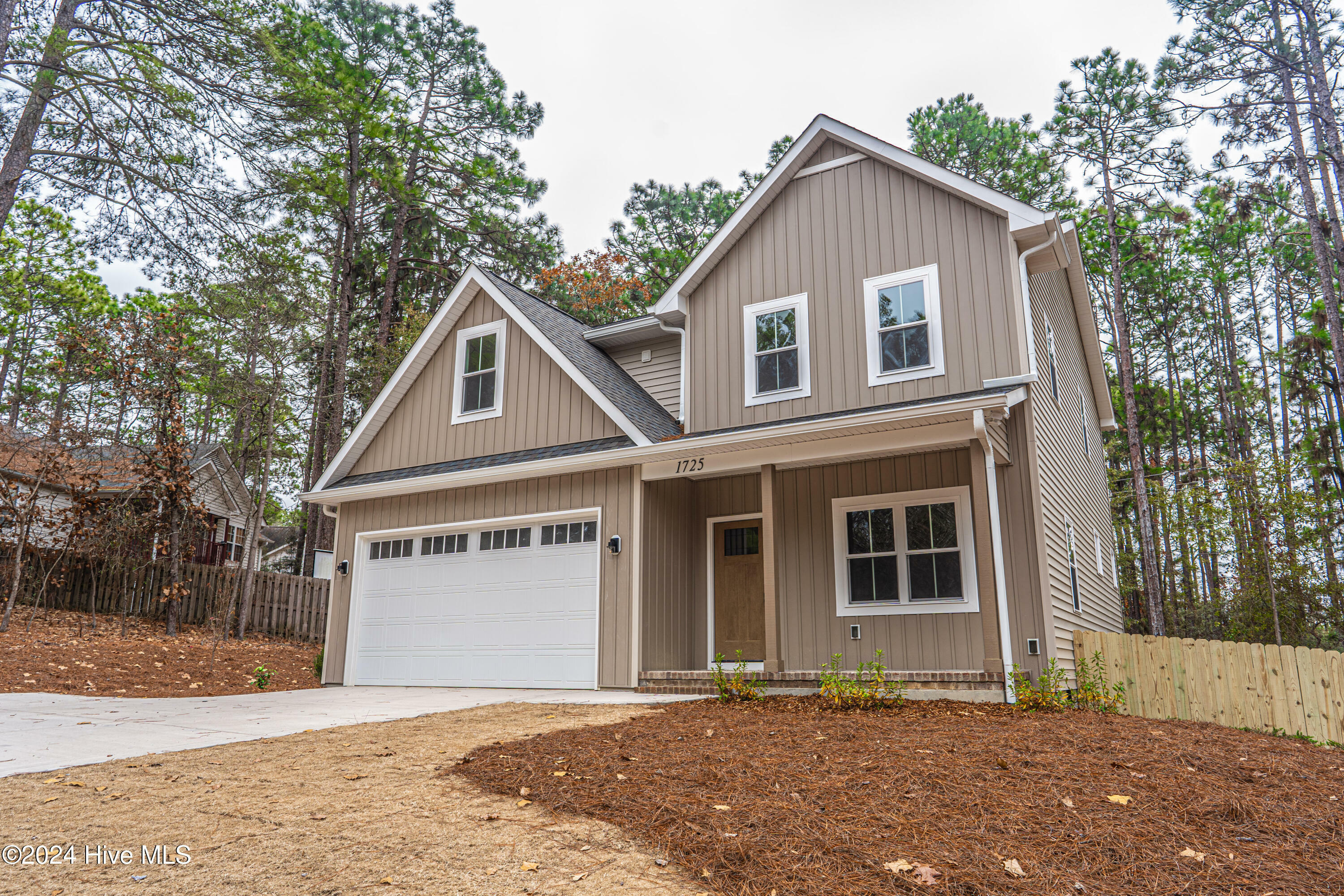 Property Photo:  1725 Longleaf Drive E  NC 28374 