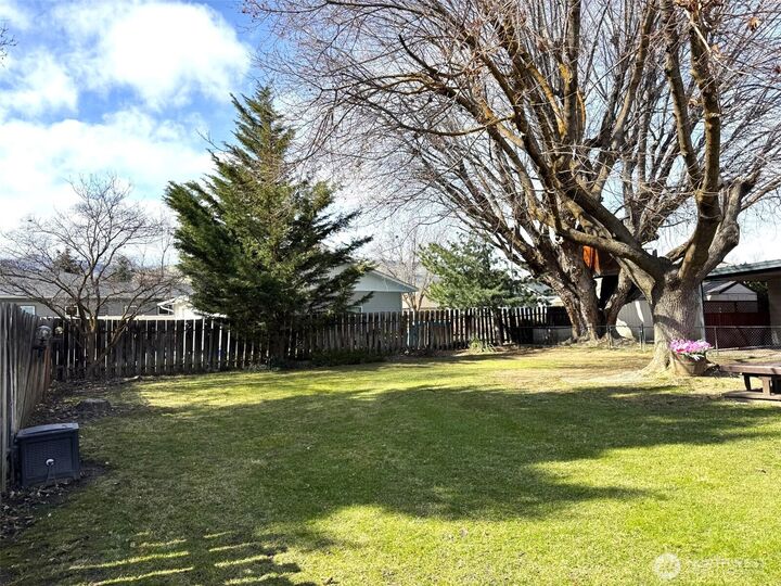 Property Photo: 30 N Western Avenue WA 98801