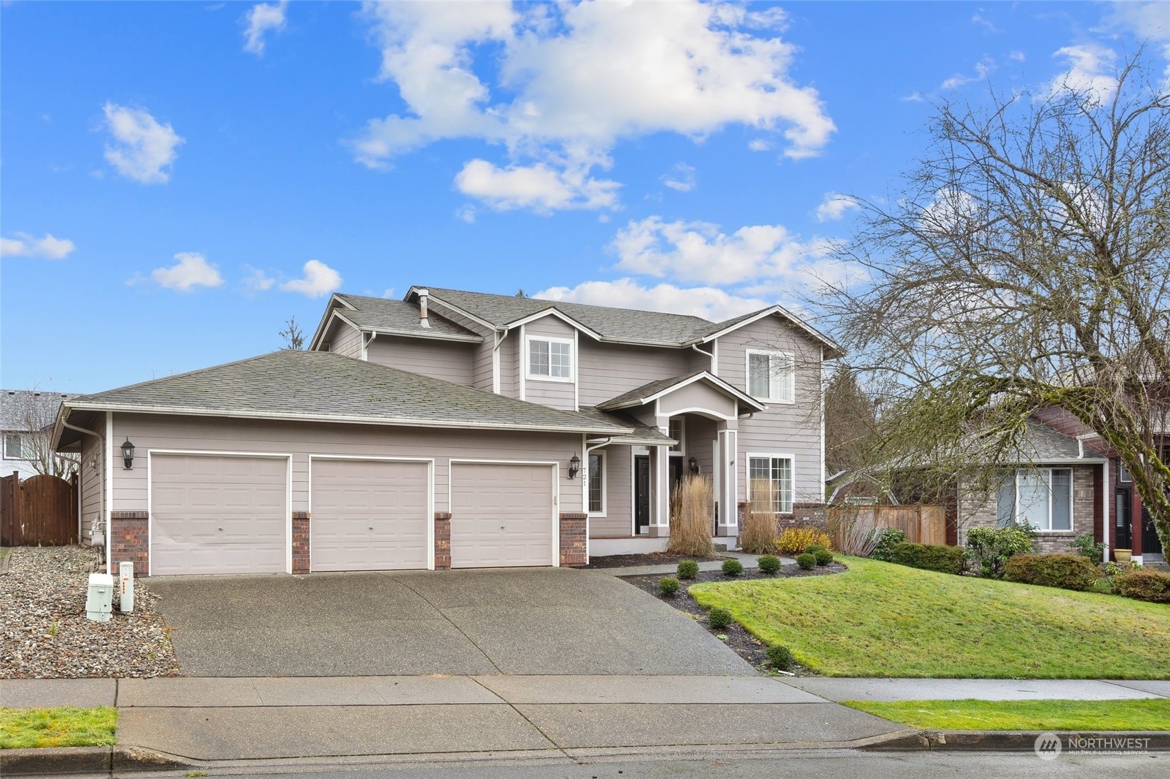 Property Photo:  721  122nd Ct  NE  WA 98258 