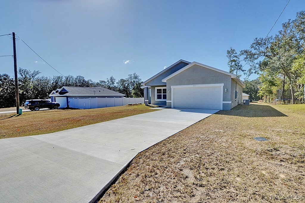 Property Photo:  8512 N Merrimac Way  FL 34434 