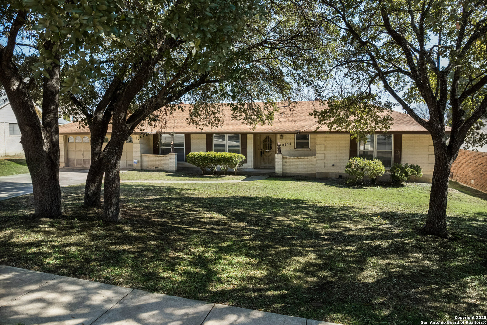 Property Photo:  8702 Dudley Dr  TX 78230 