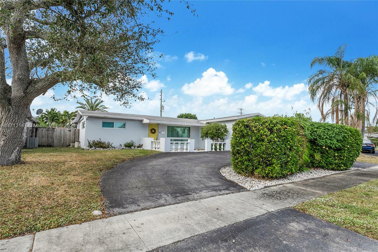 Property Photo:  2120 N 48th Ave  FL 33021 