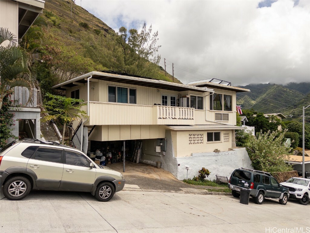 Property Photo:  658 Aipuni Street  HI 96821 