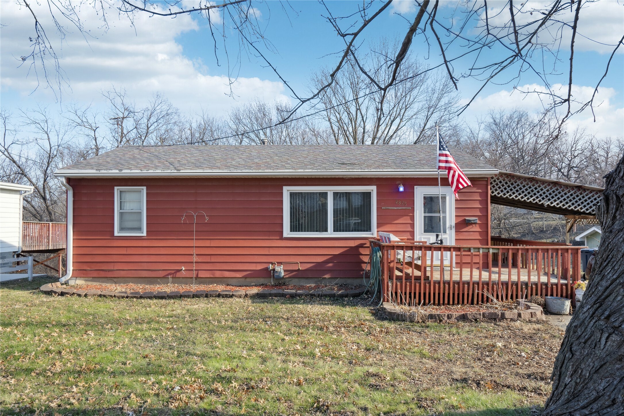 Property Photo:  2825 SE 8th Court  IA 50315 