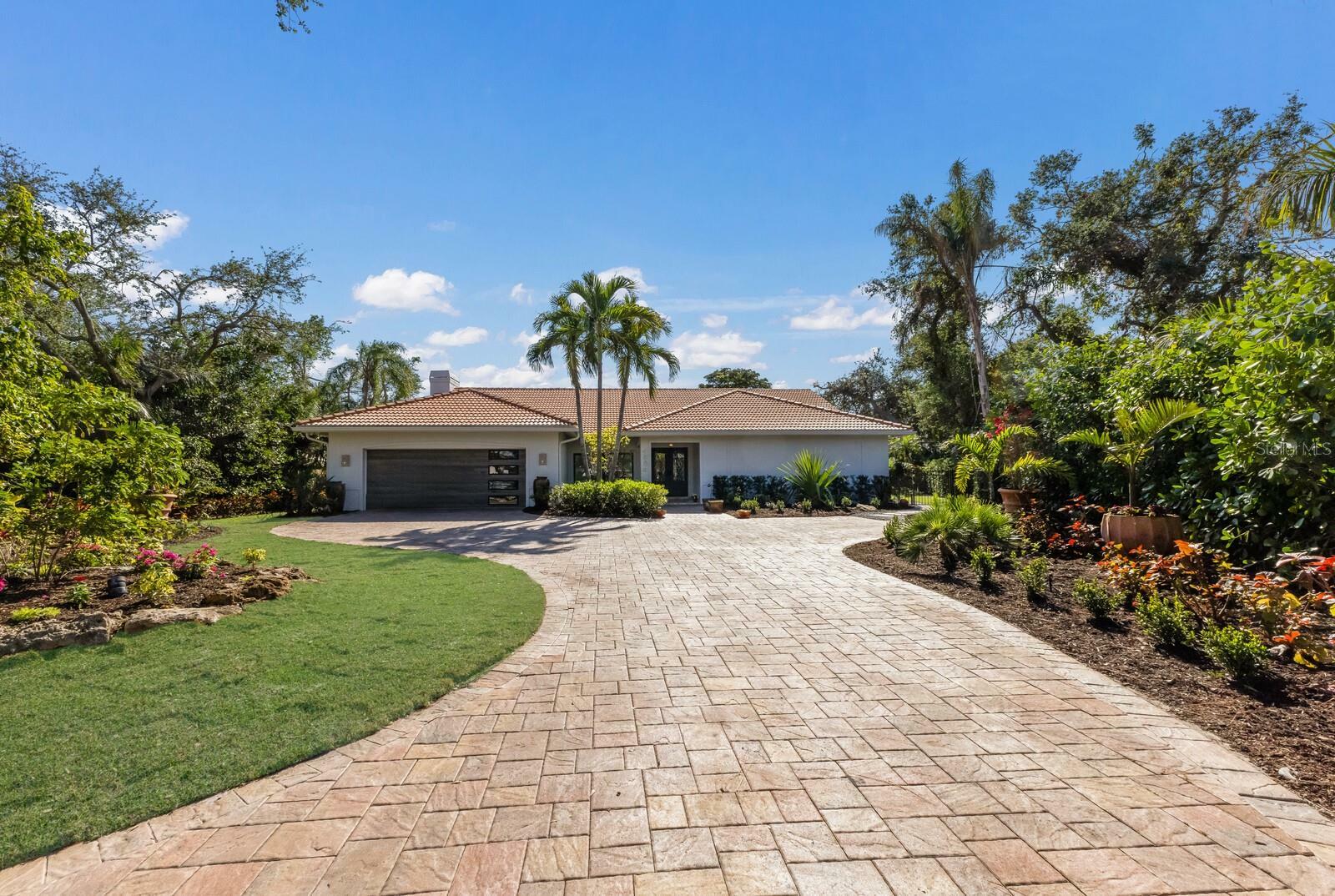 Property Photo:  4884 Peregrine Point Circle N  FL 34231 