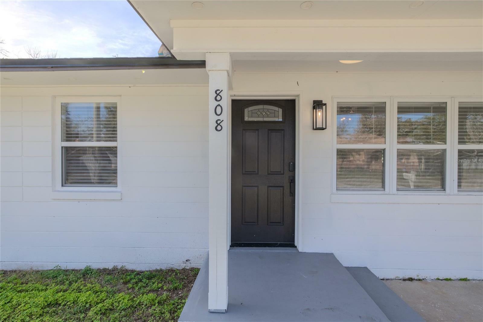 Property Photo: 808 Catherine Avenue FL 32117