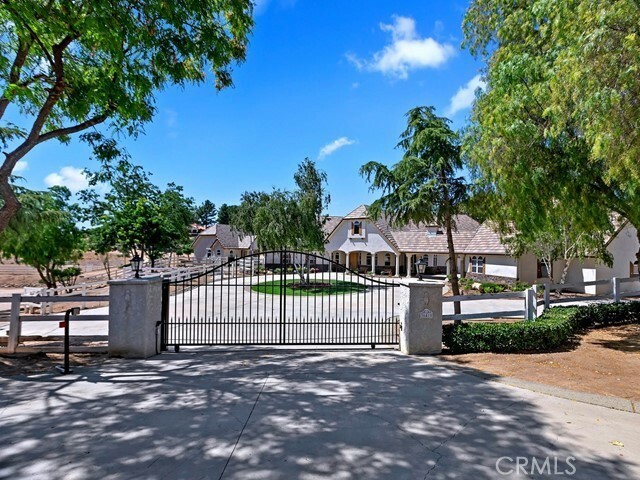 Property Photo: 36410 Calle Puerta Bonita CA 92592