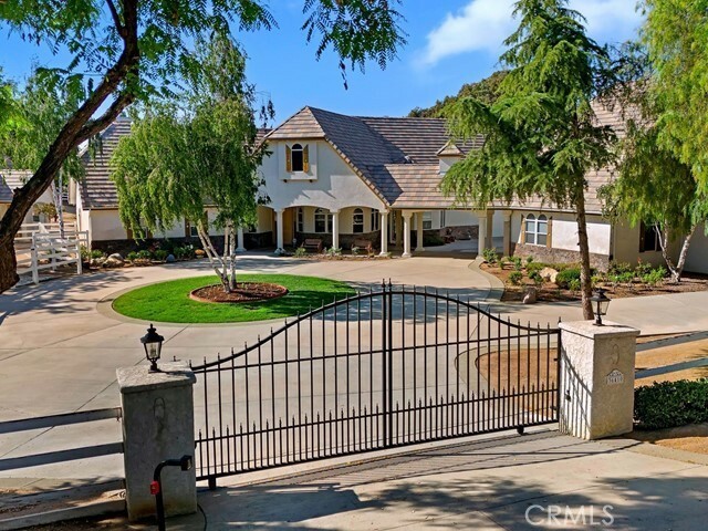 Property Photo: 36410 Calle Puerta Bonita CA 92592