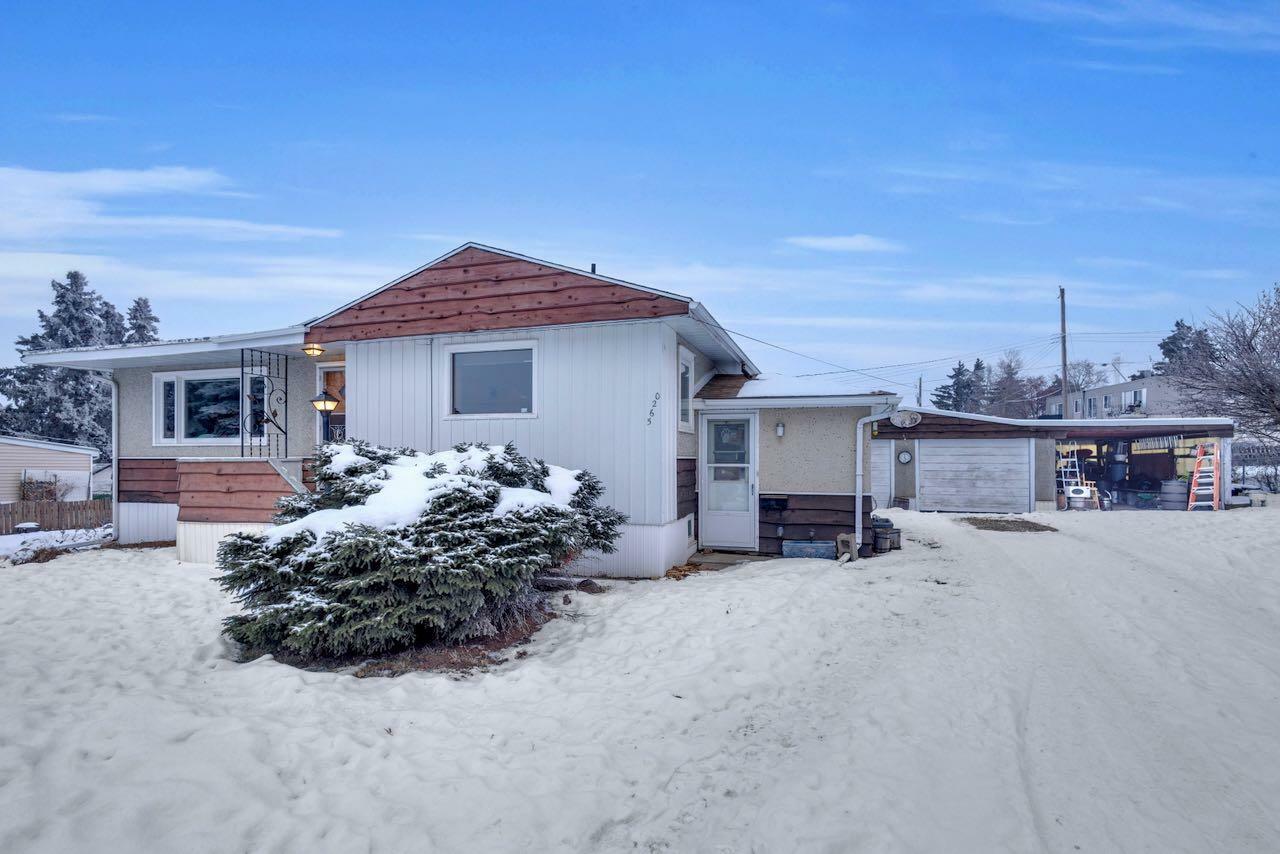 Property Photo:  5620 50 Avenue  AB T4R 1R7 